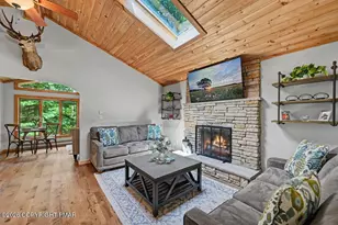 378 Miller Dr, Pocono Pines, PA 18350 - Photo 6