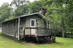 4526 Springdale Ln, Stroudsburg, PA 18360 - Photo 4
