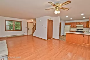 295 Russell Ct, Effort, PA 18330 - Photo 4