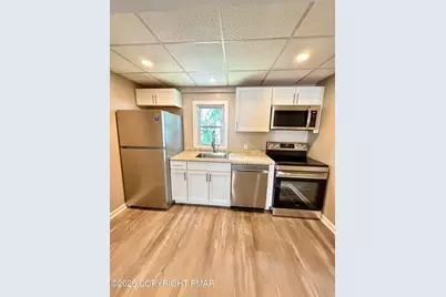  210 W High Street, Nesquehoning, PA 18240 - Photo 4