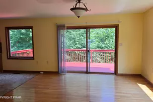 907 Thornberry Ct, East Stroudsburg, PA 18302 - Photo 4