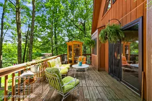 5218 Woodbridge Dr, Bushkill, PA 18324 - Photo 2
