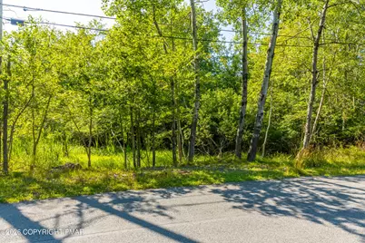  Bumble Bee Way 486 Way, Tobyhanna, PA 18466 - Photo 8