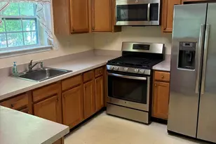 1010 Dorset Dr, Bushkill, PA 18324 - Photo 4