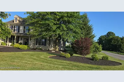  9345 Merlot Circle, Breinigsville, PA 18031 - Photo 4