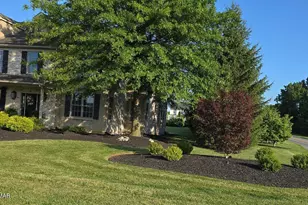 9345 Merlot Cir, Breinigsville, PA 18031 - Photo 4