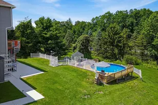 5515 Bridle Rd, Stroudsburg, PA 18360 - Photo 4