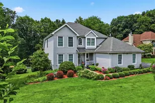 906 Horizon Dr, Stroudsburg, PA 18360 - Photo 1