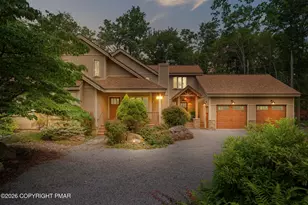 111 Red Fox Crescent, Pocono Pines, PA 18350 - Photo 2