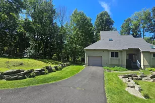 198 Shine Hill Rd, Henryville, PA 18332 - Photo 2