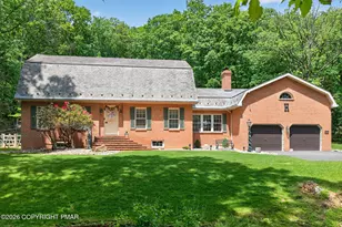 595 Walnut Ave, Pen Argyl, PA 18072 - Photo 2