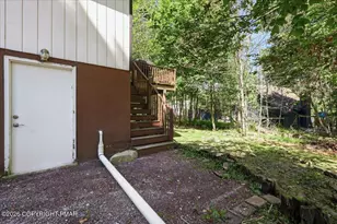9781 Auburn Dr Dr, Tobyhanna, PA 18466 - Photo 36