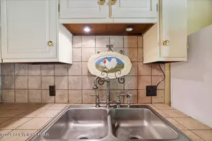 1107 Grouse Ct, Bushkill, PA 18324 - Photo 10