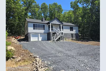  211 Brentwood Drive, Bushkill, PA 18324 - Photo 2