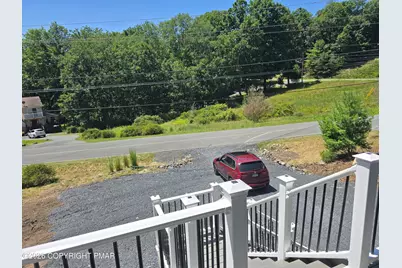  211 Brentwood Drive, Bushkill, PA 18324 - Photo 4