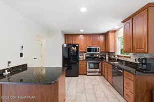 160 Summerton Cir, East Stroudsburg, PA 18301 - Photo 10