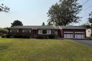 2662 Community Dr, Bath, PA 18014 - Photo 1