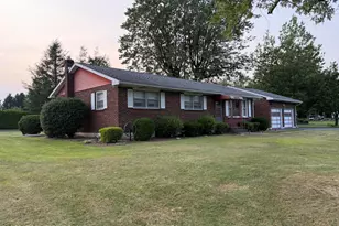 2662 Community Dr, Bath, PA 18014 - Photo 6