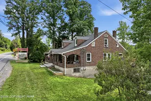 429 Riverview Dr, Walnutport, PA 18088 - Photo 2