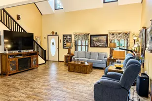 215 Maple Ridge Dr, Hawley, PA 18428 - Photo 4