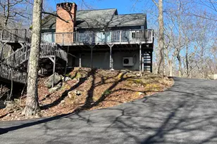 2256 Apley Ct, Bushkill, PA 18324 - Photo 1