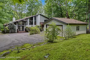 124 Whipple Tree Ln, Hawley, PA 18428 - Photo 1