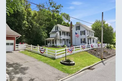  721 Lehigh Gap Street, Walnutport, PA 18088 - Photo 2