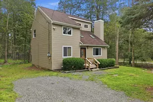 8482 Bumble Bee Way, Tobyhanna, PA 18466 - Photo 2