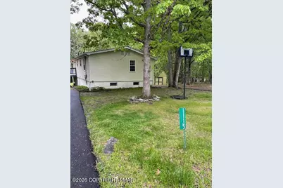  1115 Falls Road, Bushkill, PA 18324 - Photo 2