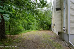208 Fazio Wy, East Stroudsburg, PA 18302 - Photo 10