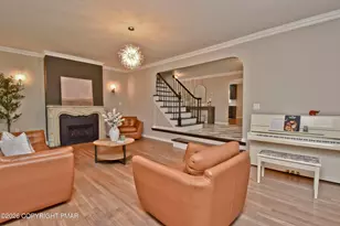 609 Sunlite Ln, Stroudsburg, PA 18360 - Photo 6