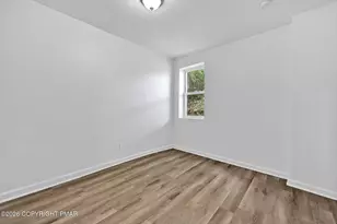 733 N 2nd St, Pottsville, PA 17901 - Photo 14