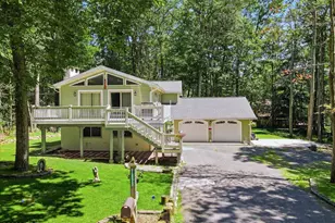 1055 Hunter Dr, Tobyhanna, PA 18466 - Photo 2