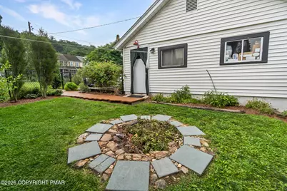  536 W Washington Street, Slatington, PA 18080 - Photo 8