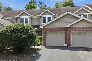 7 Oak Leaf Ln, East Stroudsburg, PA 18301 - Photo 4