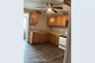  135 W Ridge Street, Nesquehoning, PA 18240 - Photo 2