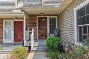 32 Oak Leaf Ln, East Stroudsburg, PA 18301 - Photo 2