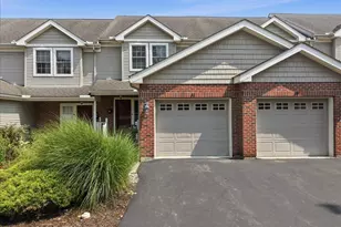 32 Oak Leaf Ln, East Stroudsburg, PA 18301 - Photo 1