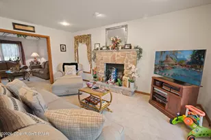 965 Cricket Ln, Long Pond, PA 18334 - Photo 6