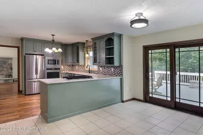  406 Broad Leaf Lane, Stroudsburg, PA 18360 - Photo 16