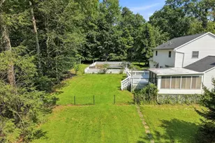 406 Broad Leaf Ln, Stroudsburg, PA 18360 - Photo 2