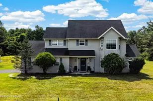 1139 Kindling Dr, Blakeslee, PA 18610 - Photo 2