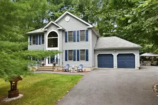 7109 Oakland Terrace, East Stroudsburg, PA 18301 - Photo 2