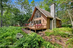 1521 Crestview Ln, Pocono Pines, PA 18350 - Photo 4