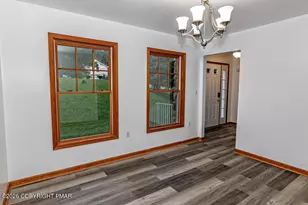 1208 Falls Rd, Bushkill, PA 18324 - Photo 12
