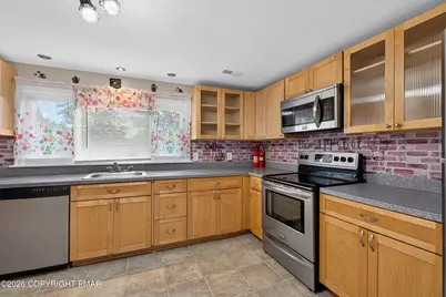  105 Vineyard Drive, Stroudsburg, PA 18360 - Photo 16