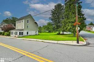 726 Garibaldi Ave, Roseto, PA 18013 - Photo 2
