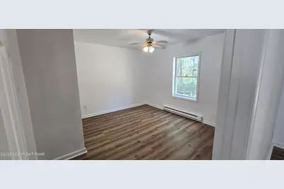  889 Country Place Drive, Tobyhanna, PA 18466 - Photo 10