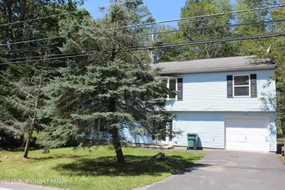  889 Country Place Drive, Tobyhanna, PA 18466 - Photo 2