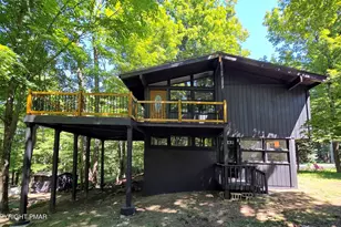101 Gum Terrace, Greentown, PA 18426 - Photo 2